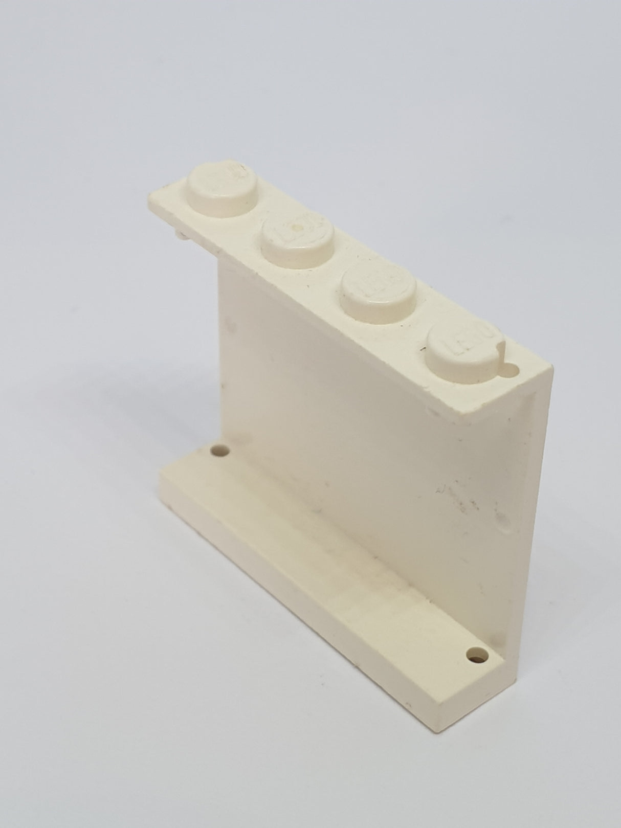 1x4x3 Wandelement Paneel ohne Seitenstützen geschlossene Noppen weiß white