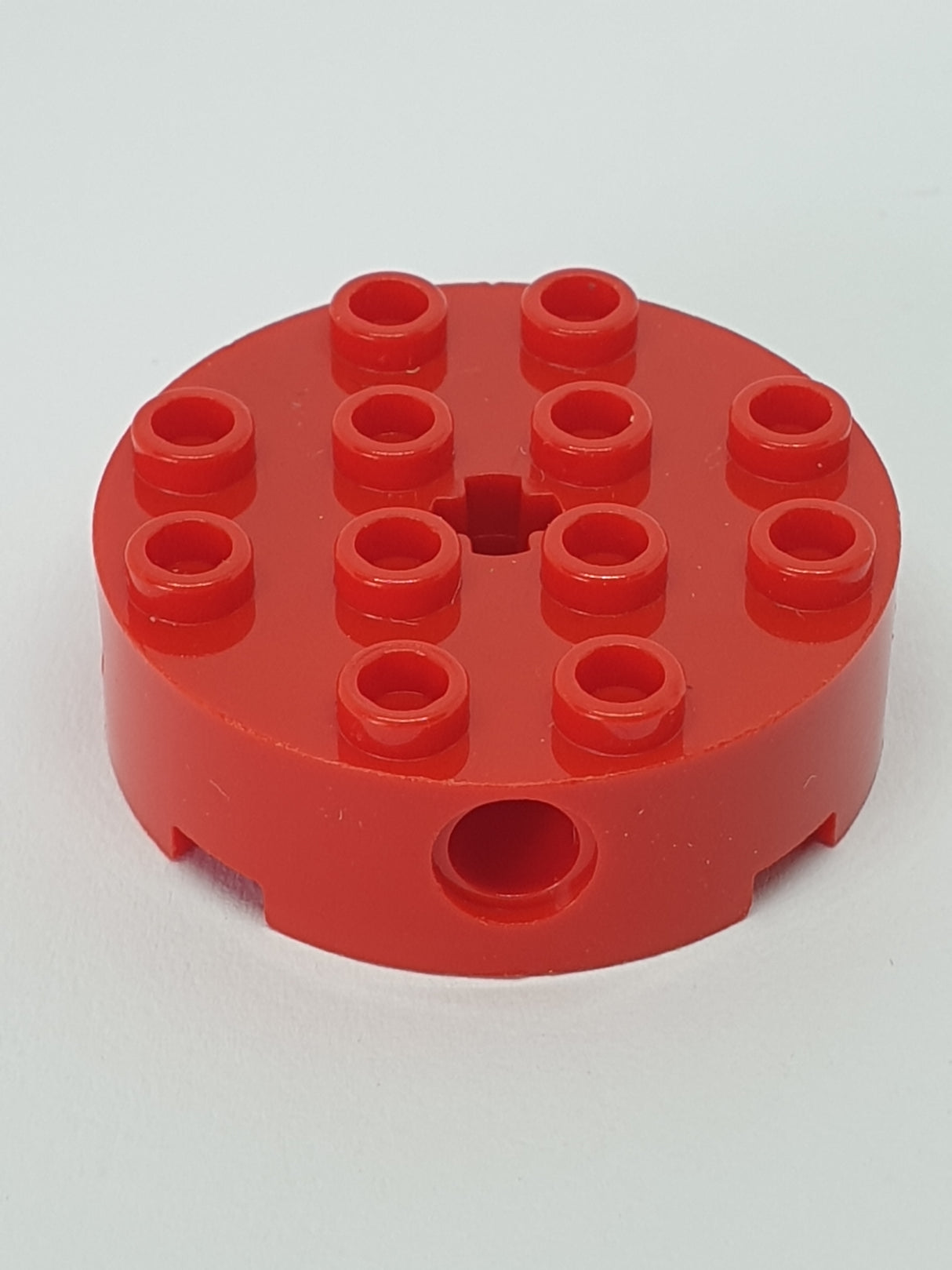 4x4 Technik Rundstein mit 4 Pinlöchern und Kreuzloch rot