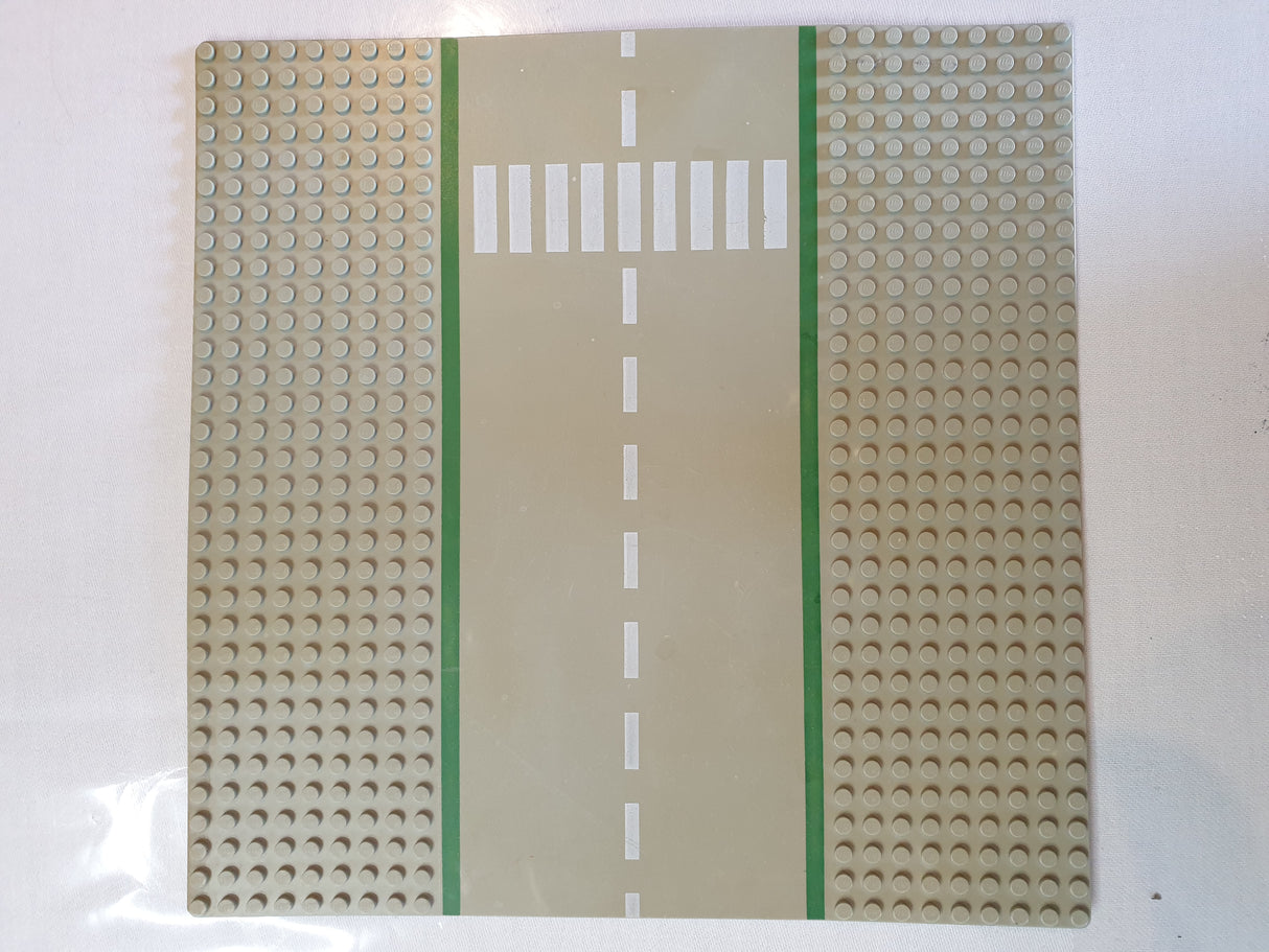 32x32 Grundplatte Strasse mit Übergang 9 Noppen althellgrau light gray
