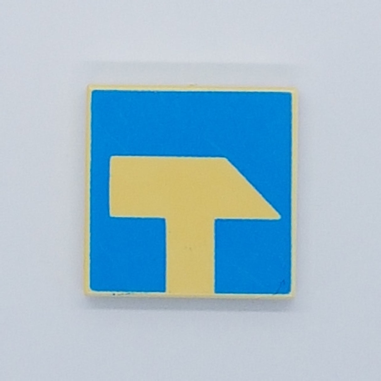 2x2 Fliese bedruckt with Groove with Tool Sledgehammer Pattern weiß white