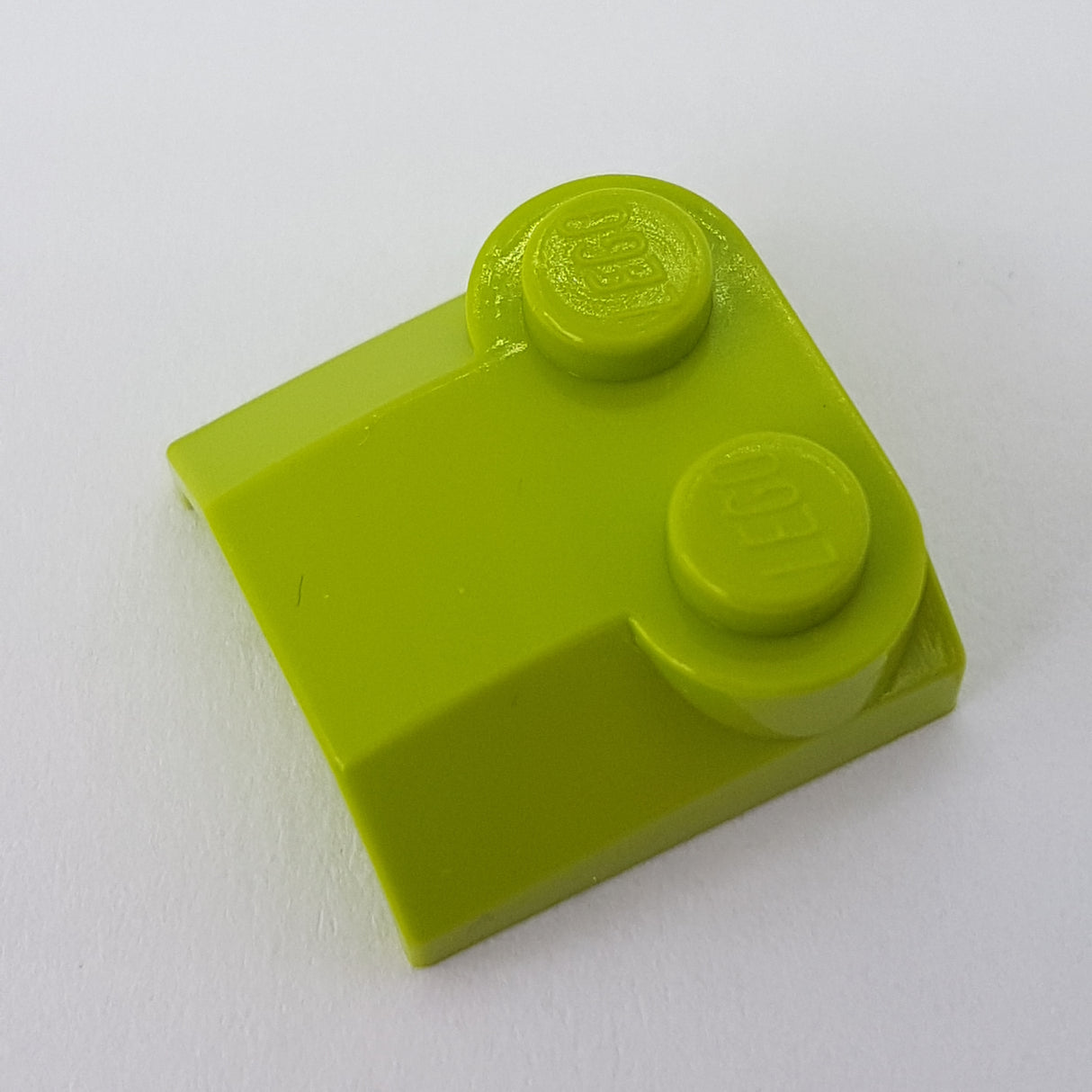 2x2x2/3 modifizierter Stein zwei Noppen gerade lindgrün Lime