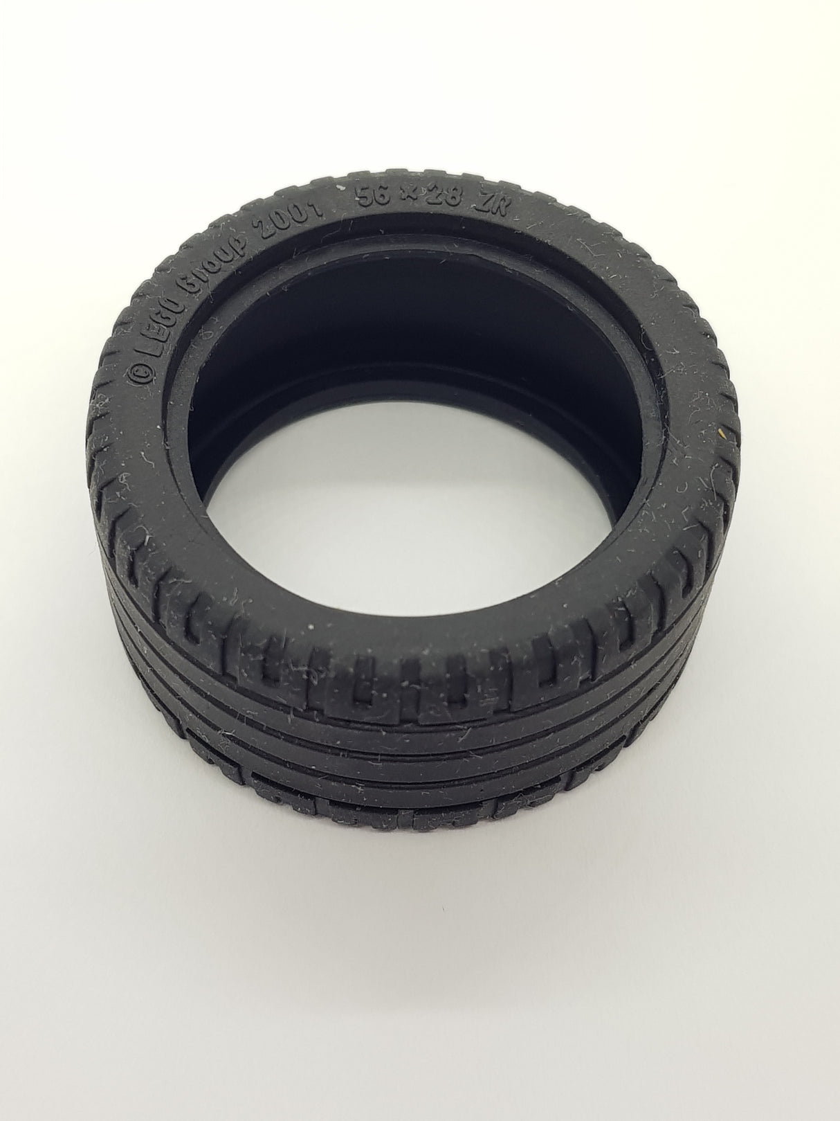 56x28 ZR Reifen Strasse schwarz black