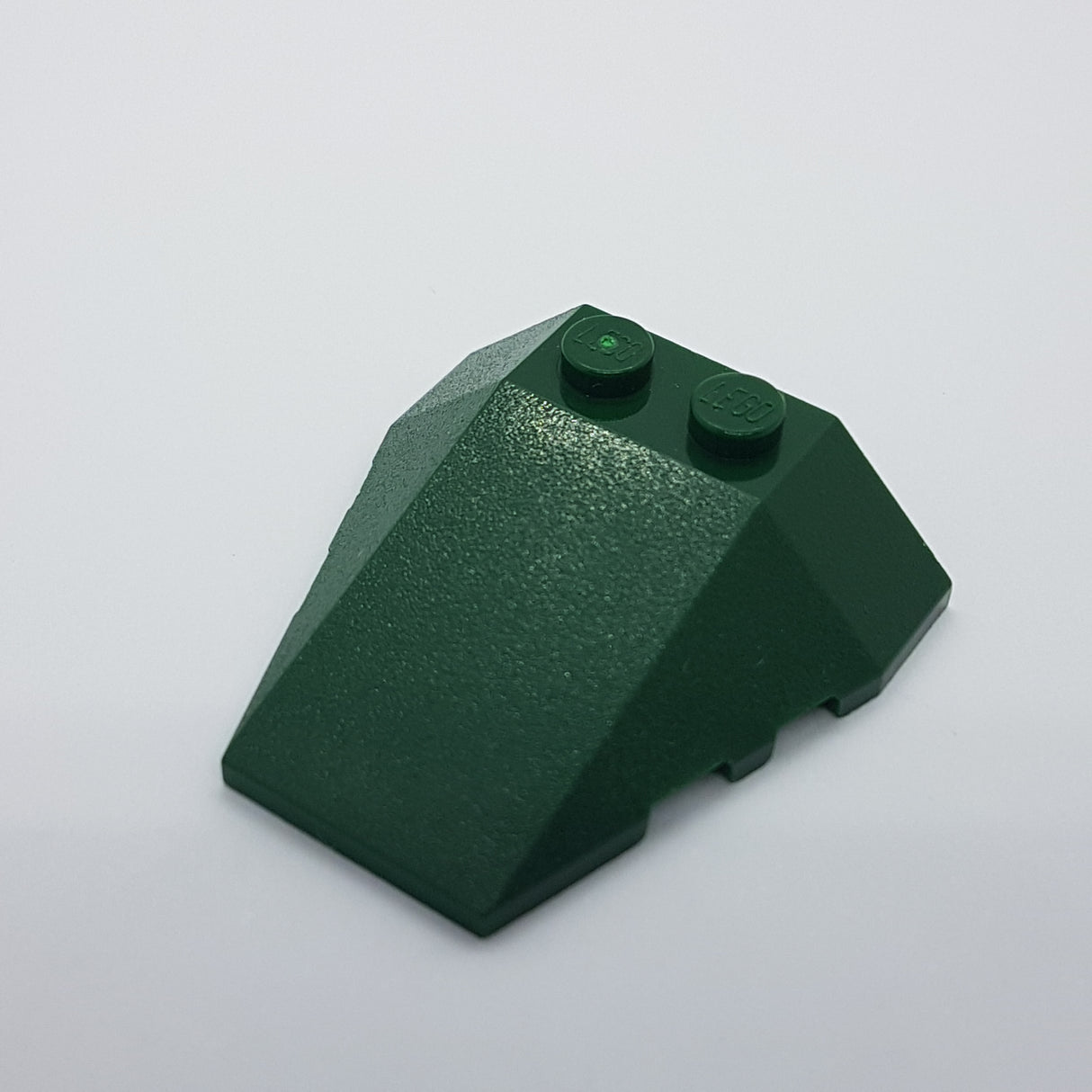 4x4 Keilstein Front mit Noppenkerben dunkelgrün