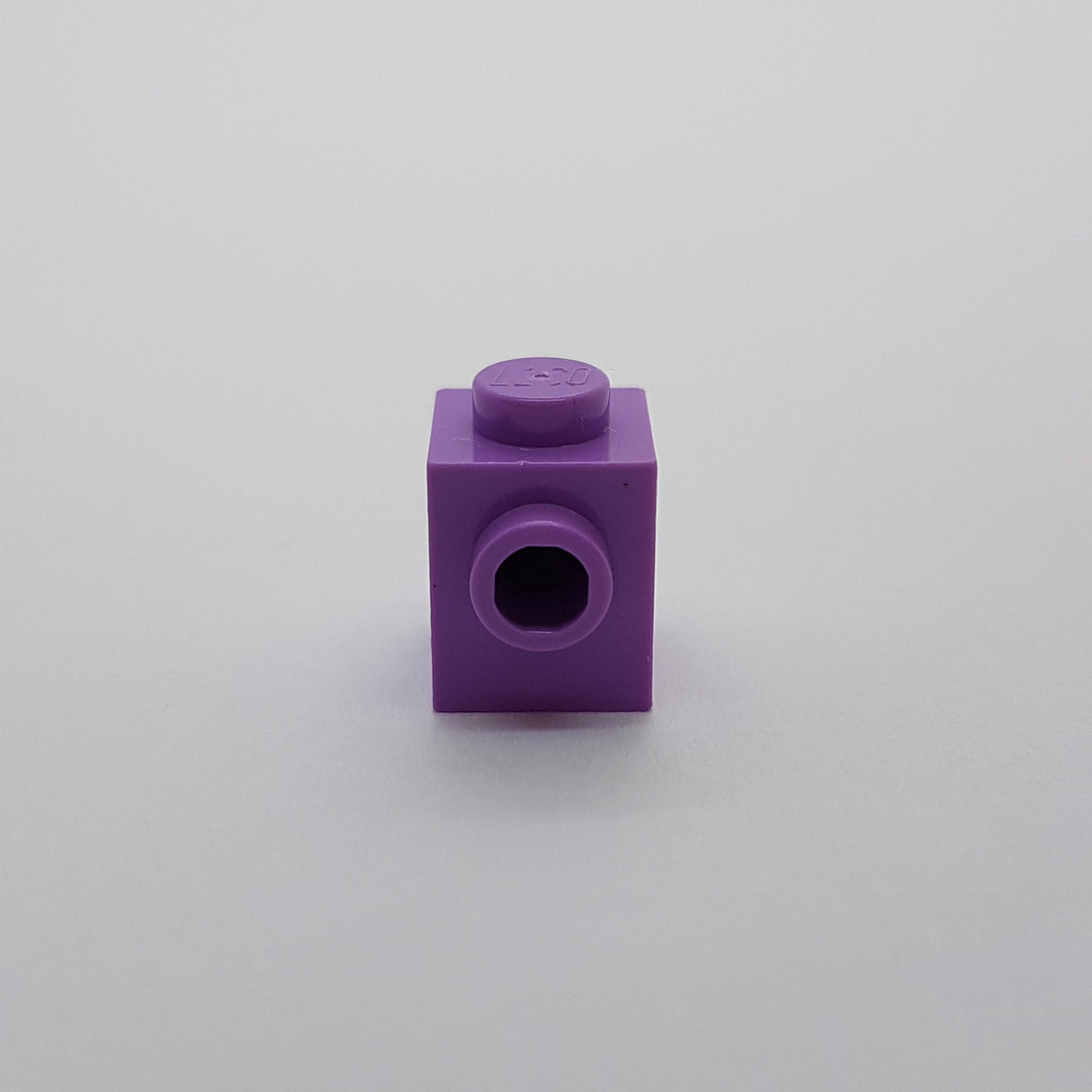 1x1 modifizierter Stein mit Noppe medium lavendel