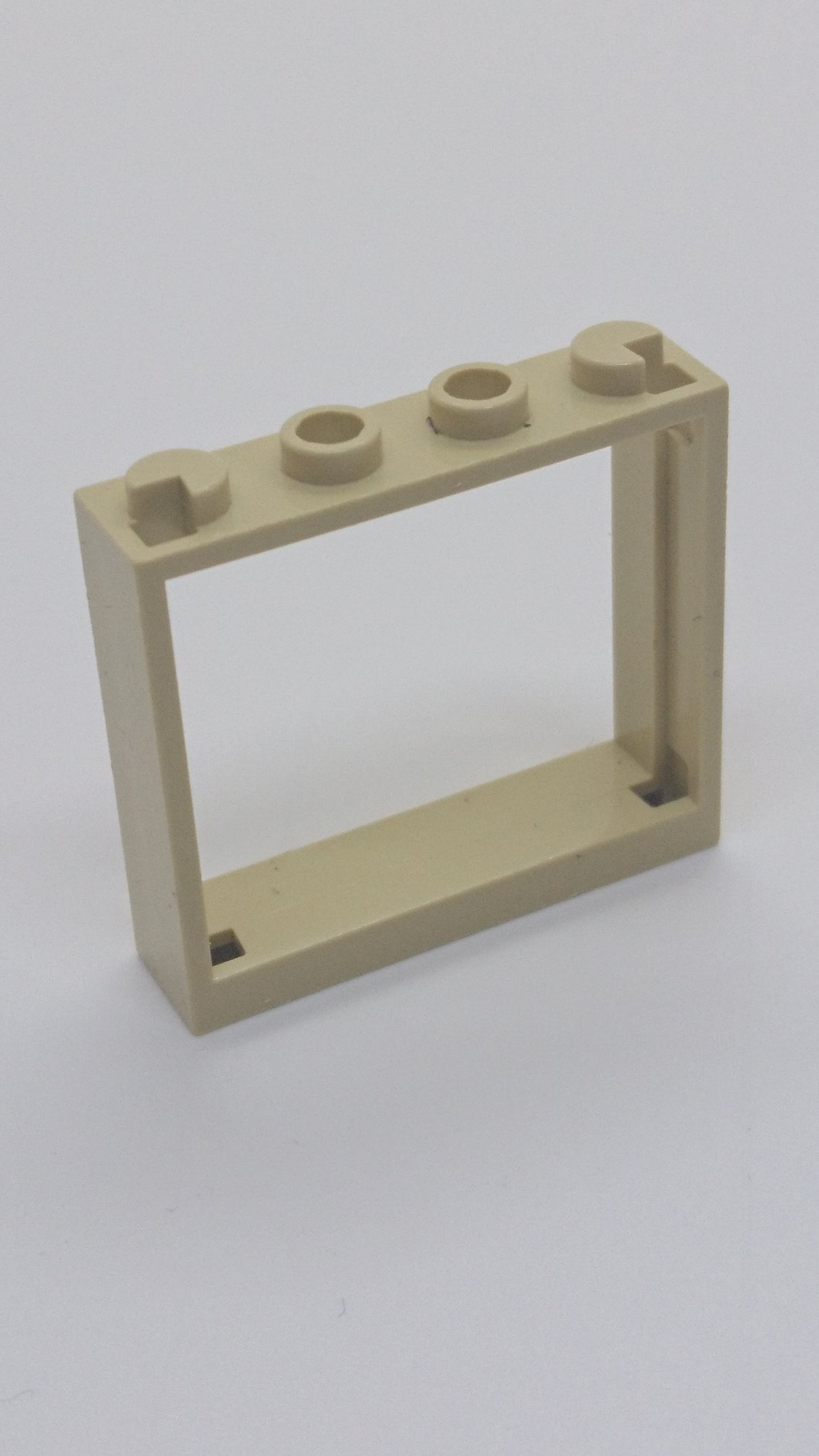 1x4x3 Fensterrahmen beige tan
