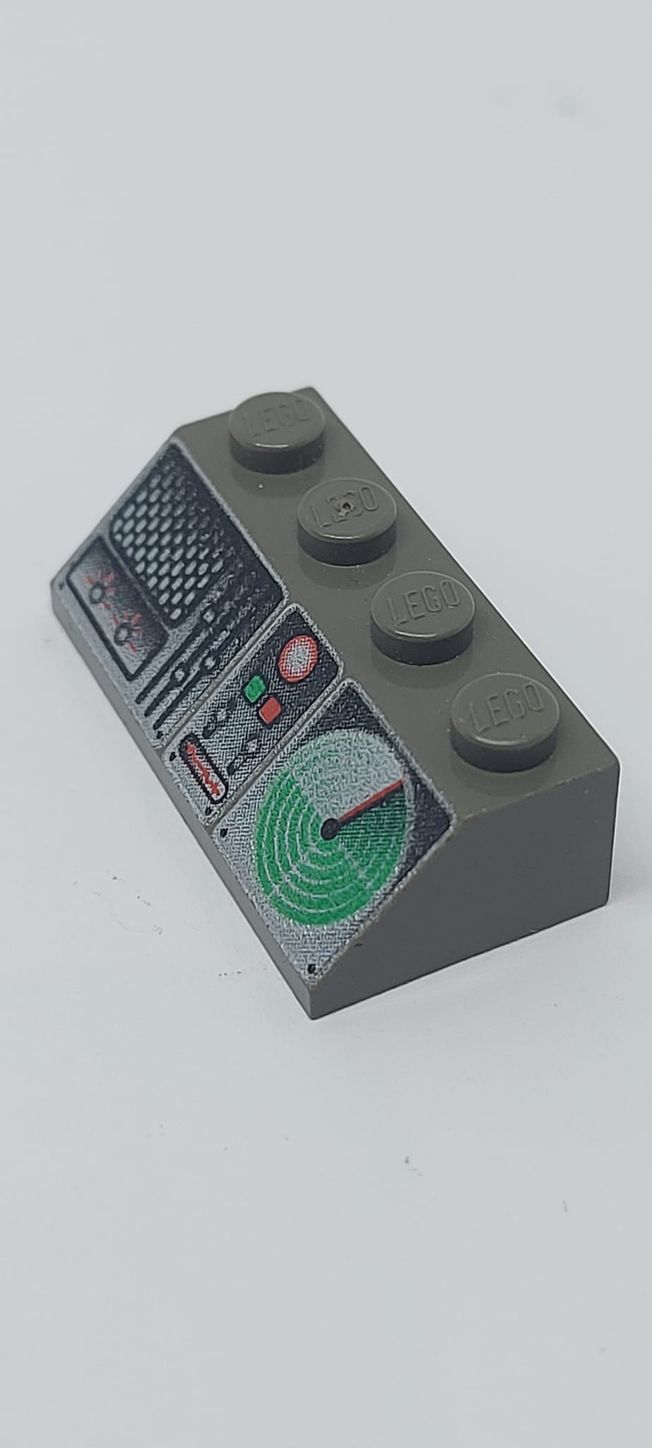 2x4 Dachstein 45° bedruckt with Radio and Radar Console Pattern altdunkelgrau dark gray