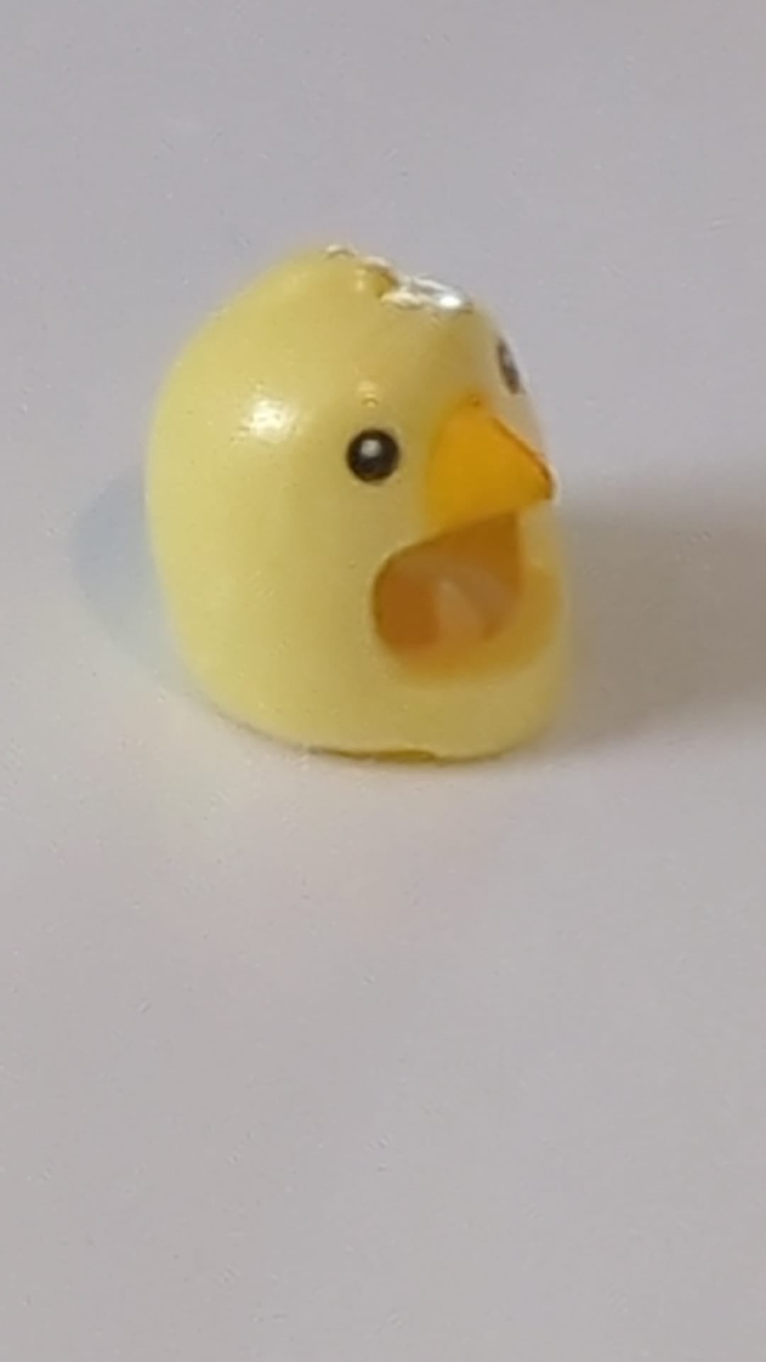 NEU Minifigur, Kopfbedeckung, Kostüm: Vogel mit schwarzen Hühneraugen und hell-leuchtend-orangem Schnabelmuster hellgelb