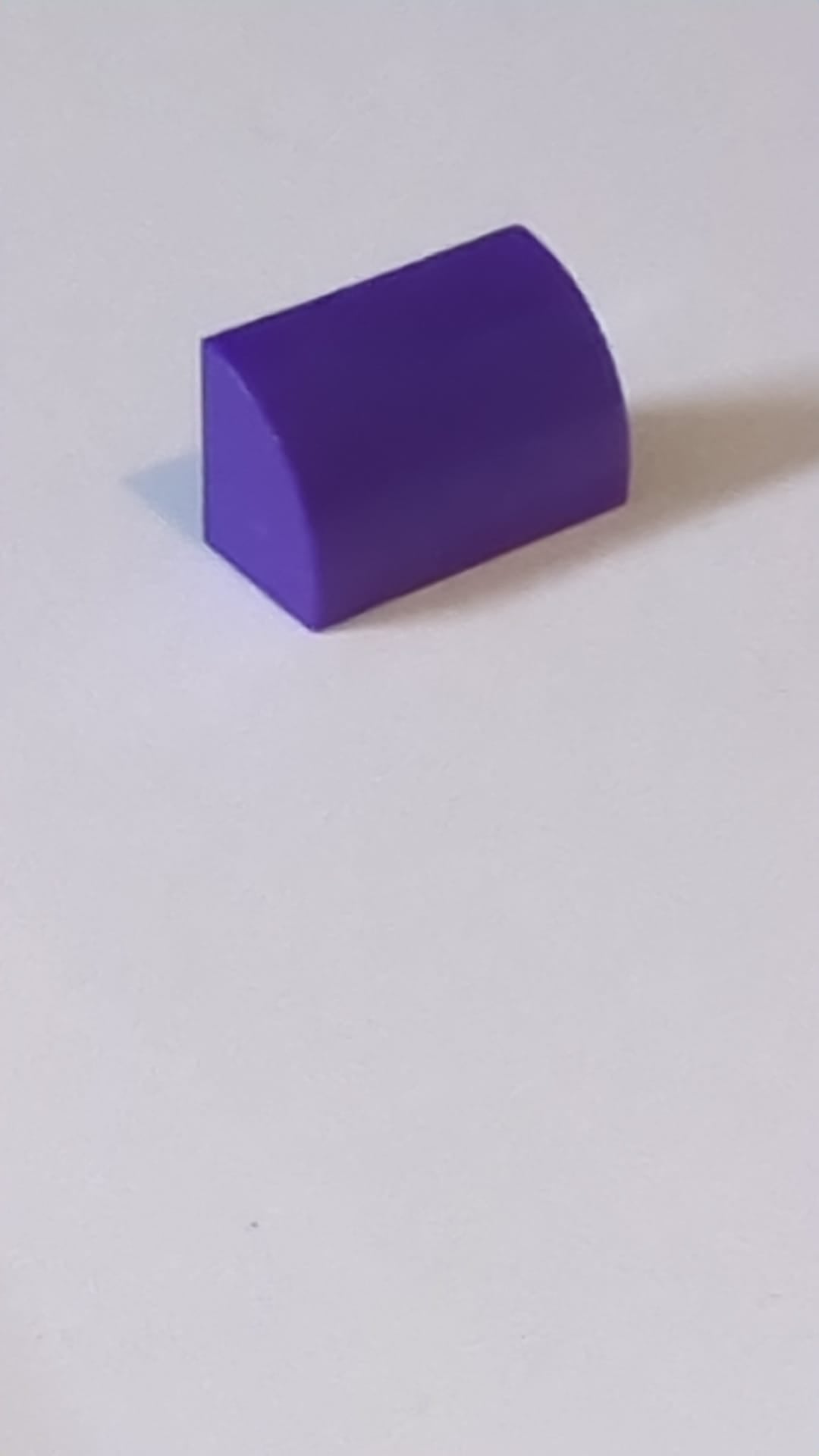 1x2 Stein gebogen modifiziert mit unterer Bolzenhalterung lila