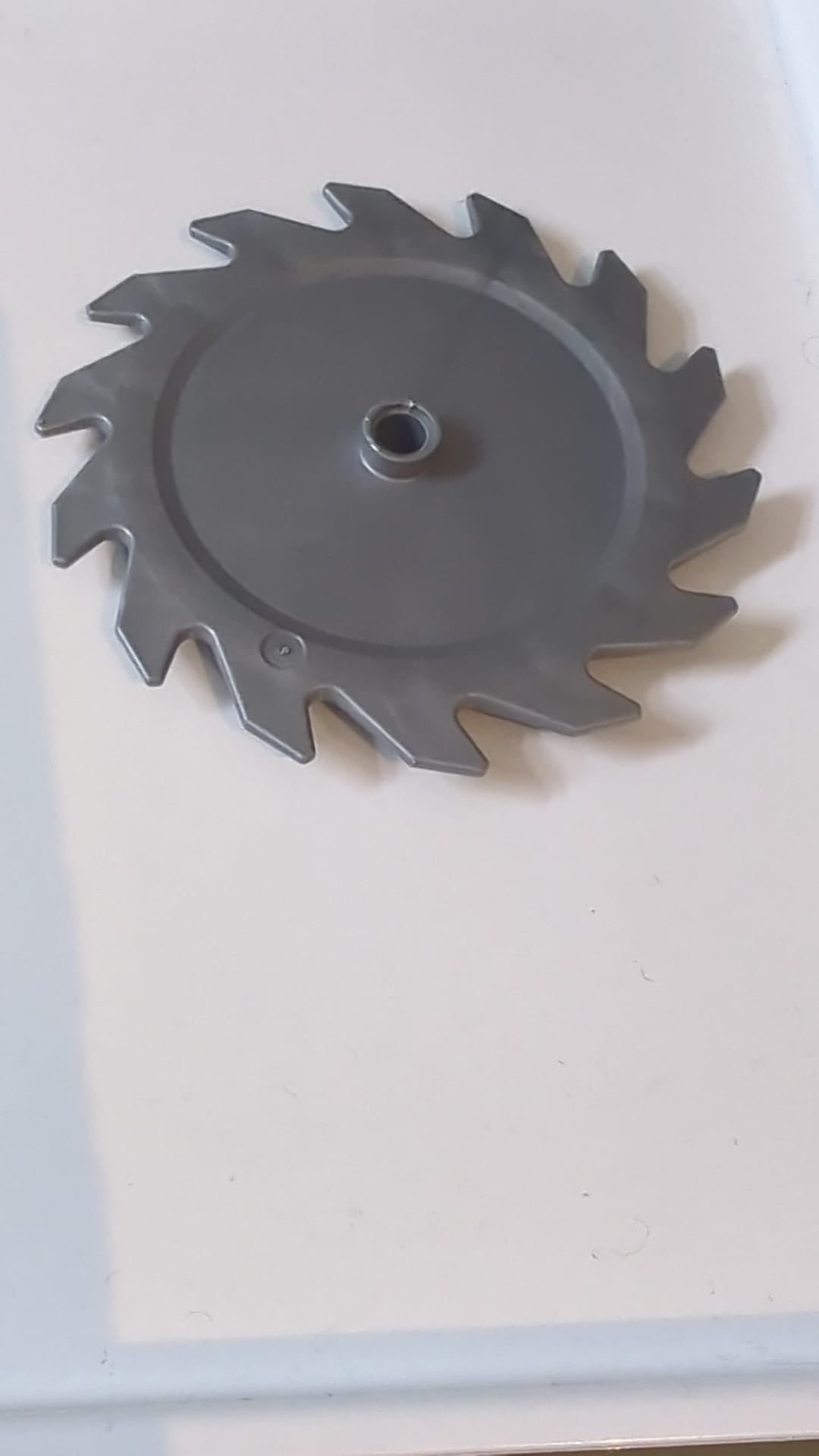 9x9 Technic Kreissägeblatt mit Stiftloch und Zähnen in gleicher Richtung pearlsilber
