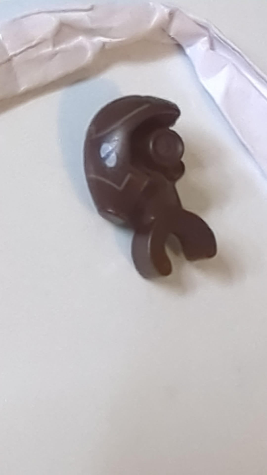 Minifigur, Kopf, Modifizierter Mechanischer Kopf mit weißen Augen und dunkelbraunem Linienmuster "SW Commando Droid" dunkelbraun