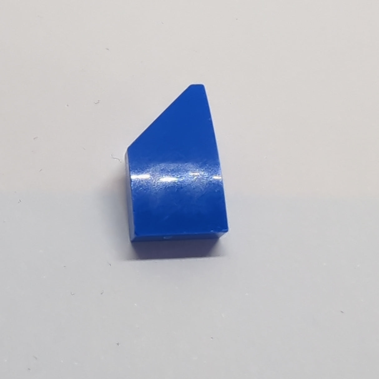 NEU Fliese gebogen Keil 2 x 1 x 2/3 Links blau