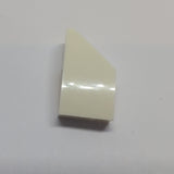 NEU Fliese gebogen Keil 2 x 1 x 2/3 Rechts weiss
