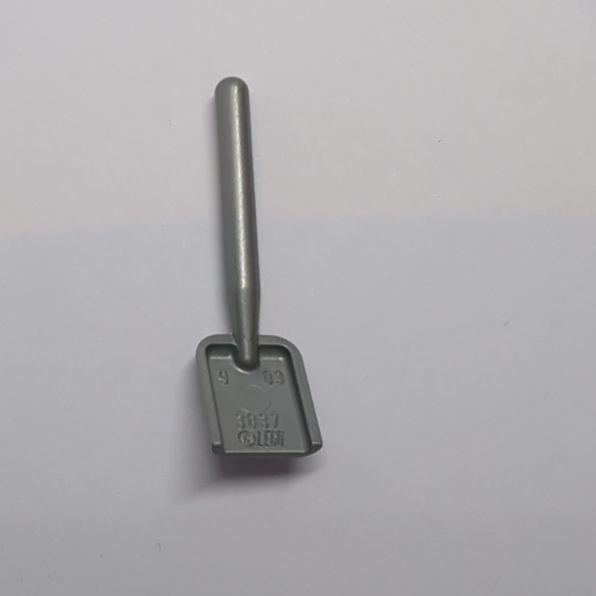 NEU Minifigur, Utensil Schaufel/Spaten - Griff mit rundem Ende pearlsilber