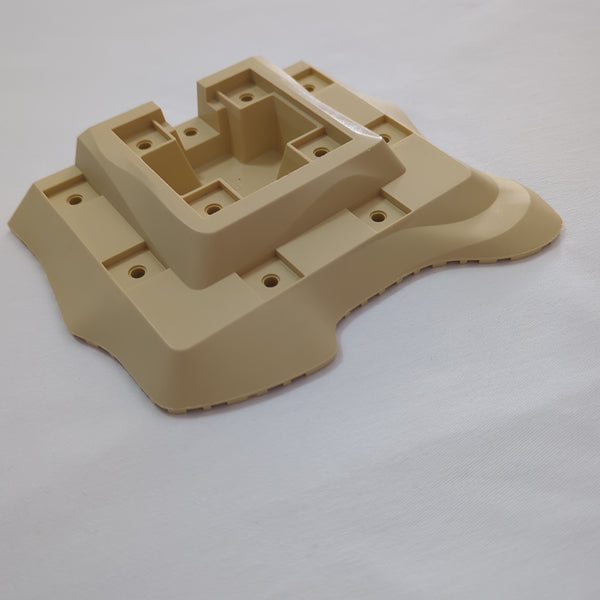 18x22 Grundplatte Bauplatte 3D keine Noppen, 2 Ebenen, 11 Löcher beige tan