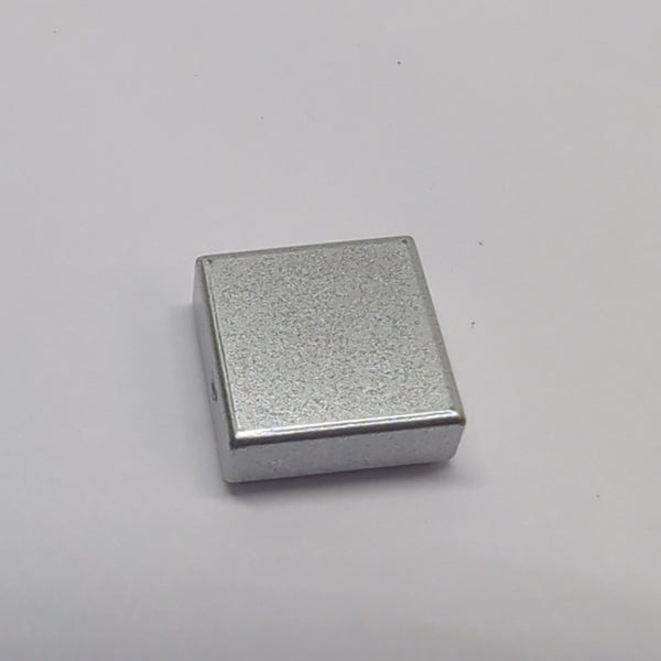 NEU Tile 1 x 1 with Groove silbermetallic metallic silver