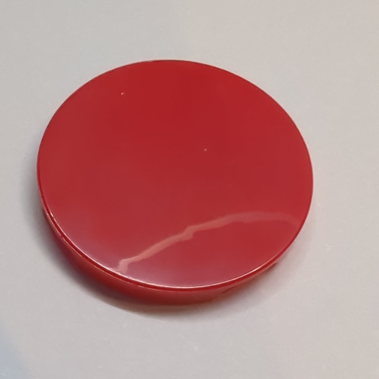 NEU Tile, Round 3 x 3 rot red