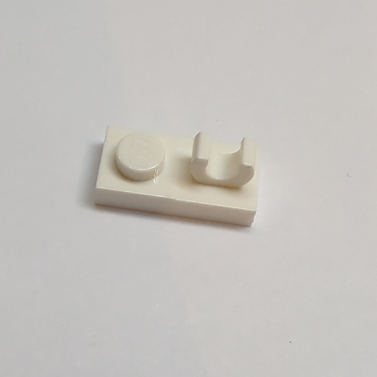 NEU Platte modifiziert 1 x 2 mit offenem O Clip oben weiss