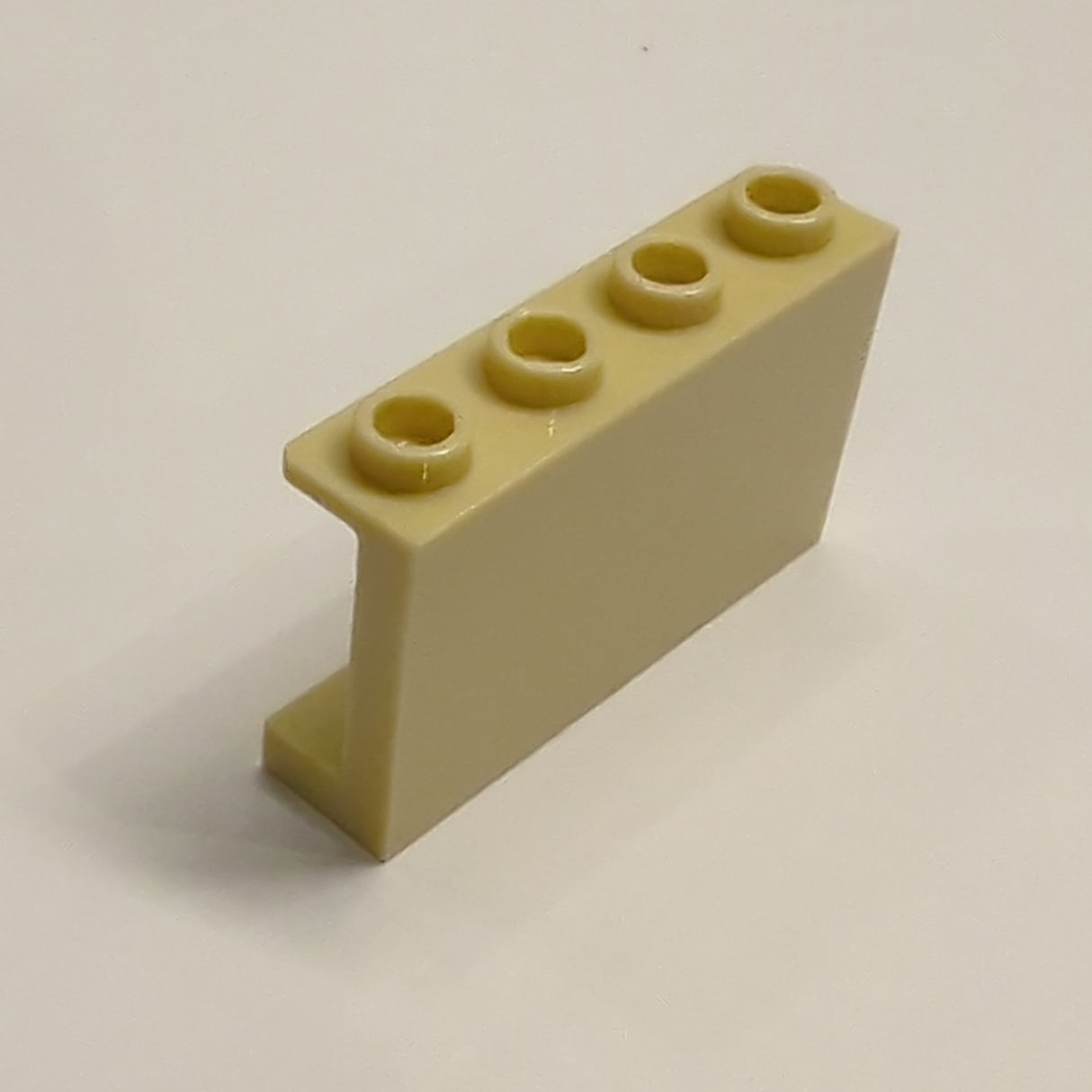 NEU Paneel 1 x 4 x 2 mit Seitenstützen - hohle Noppen beige