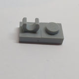 1x2 modifizierte Platte mit Clip oben, ohne Schlitz neuhellgrau light bluish gray