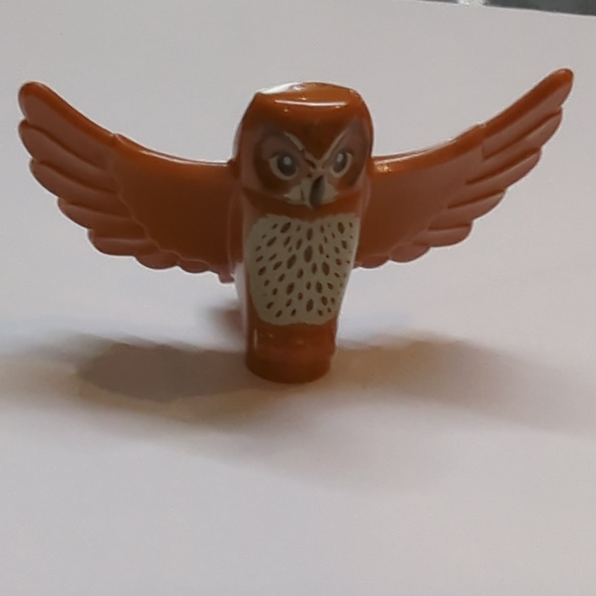 NEU Owl, Spread Wings with Black Beak and Eyes, Tan Chest and Dark Brown Stippled Chest Feathers Pattern dunkelorange dark orange