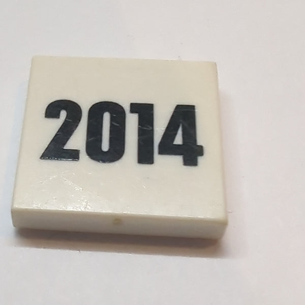 2x2 Fliese bedruckt mit  '2014' Pattern weiss white