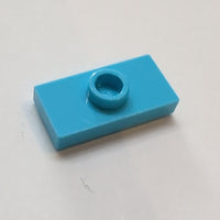 1x2 modifizierte Fliese/Platte mit Noppe mit Nut mit Noppenhalter (unten) azur medium azure