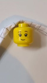 Minifigur, Kopf, Kind, schwarze Wimpern, braune Augenbrauen, Sommersprossenmuster gelb