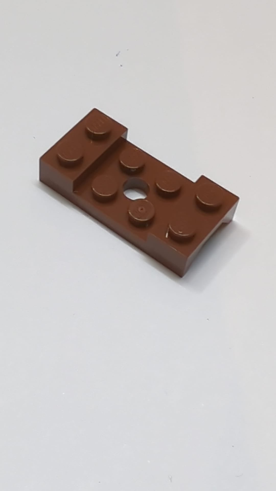 2x4 Fahrzeugkotflügel mit Bogen, beschlagen mit Loch neubraun