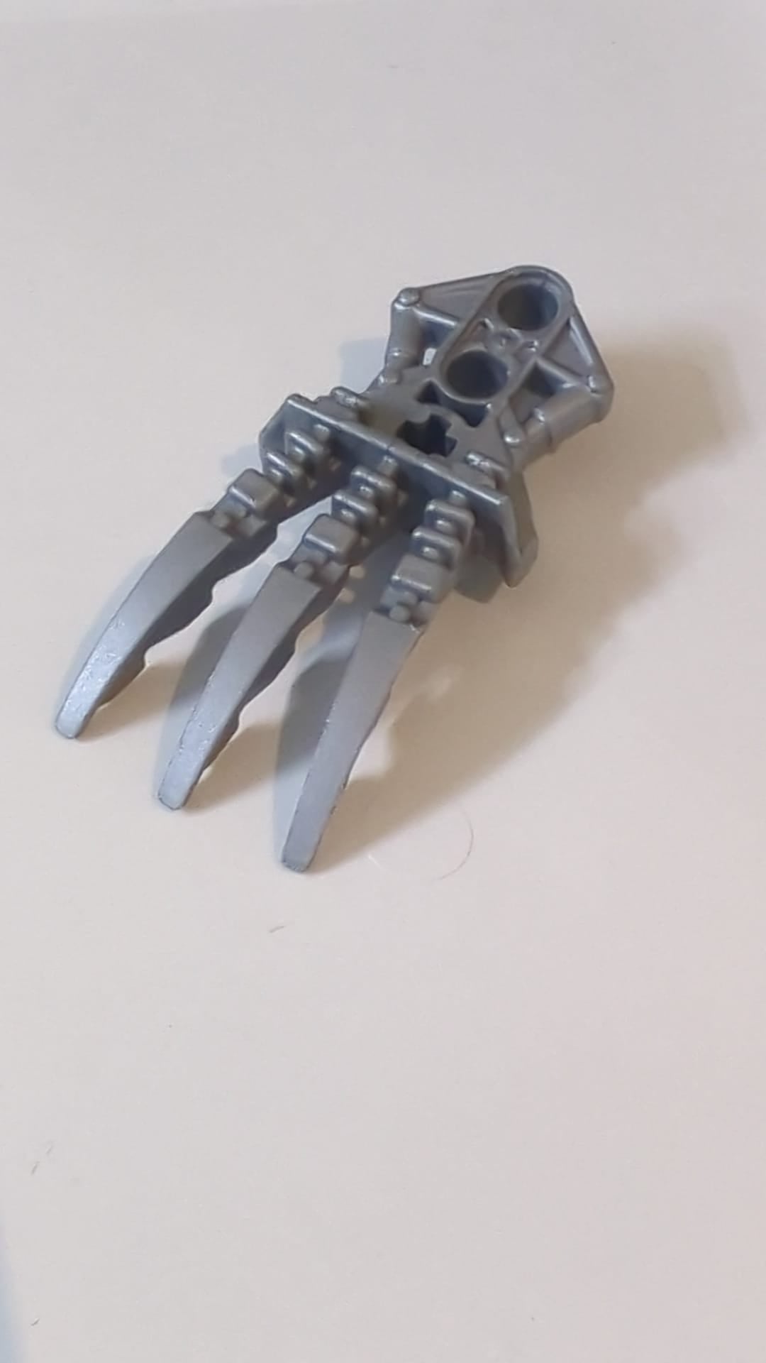 Bionicle-Klaue mit 2 Stiftlöchern parlsilber