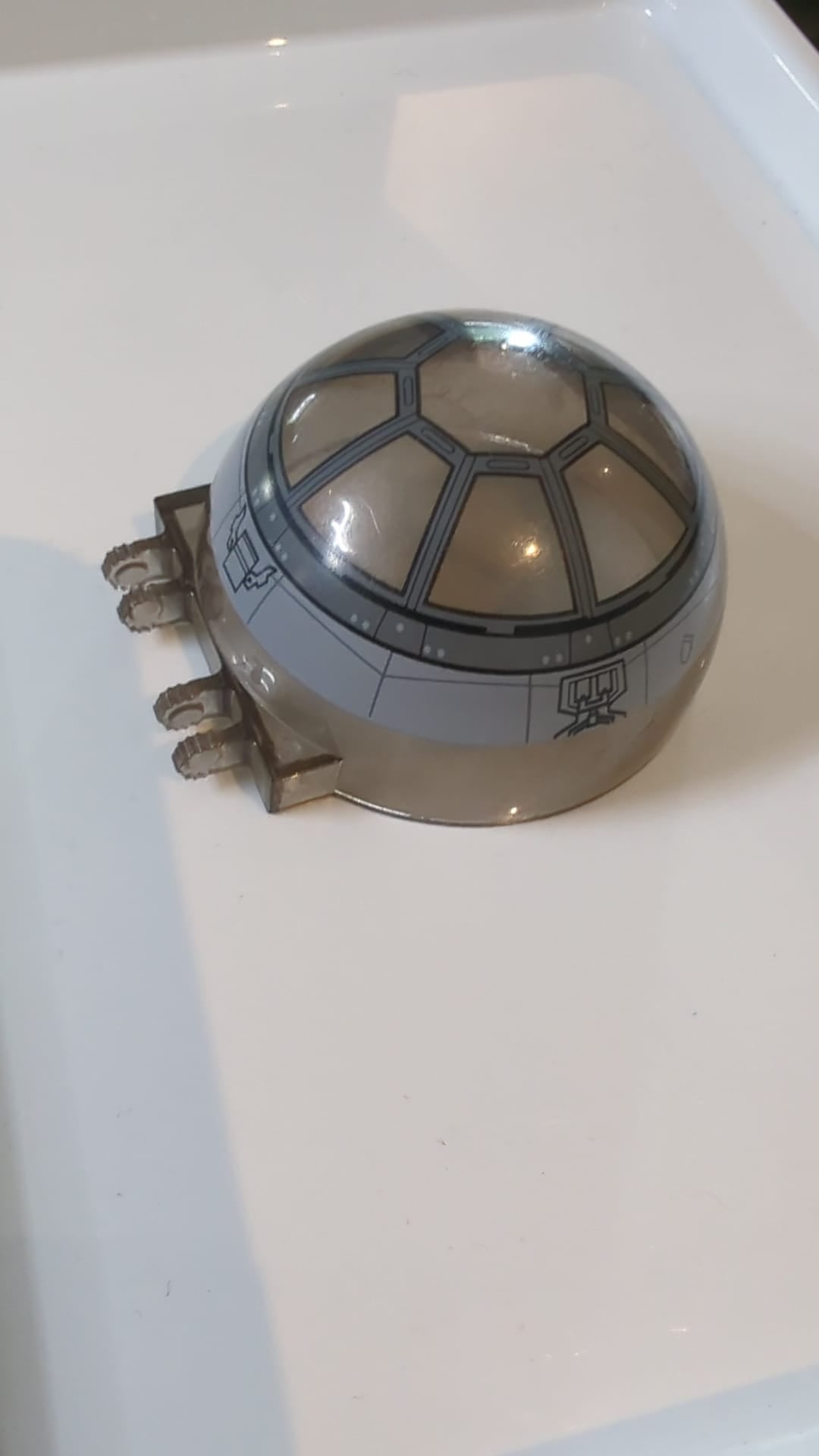 6x6x3 Windschutzscheibe Kabinendachkuppel, Halbkugel mit zwei Fingern und SW Tie-Fighter-Muster transparent braun (alt: schwarz)