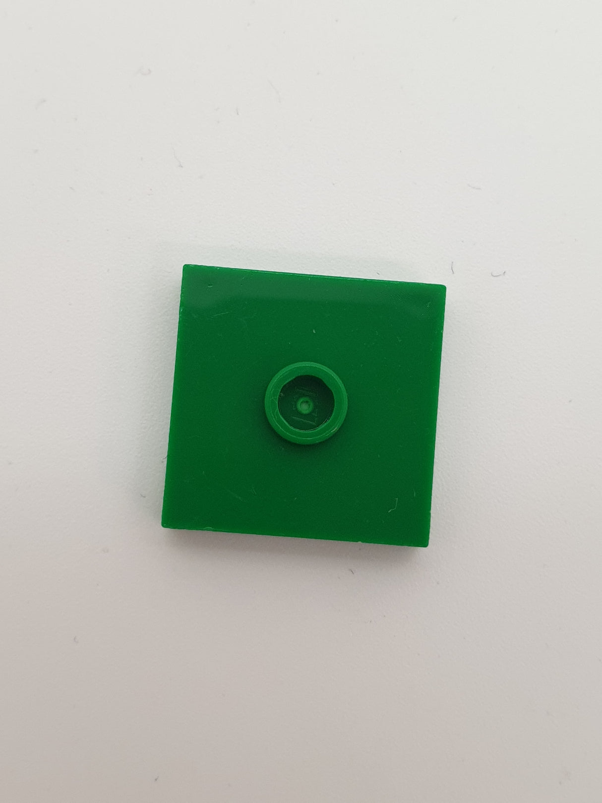 NEU Platte, modifiziert 2 x 2 mit Nut und einer Noppe (Jumper) grün