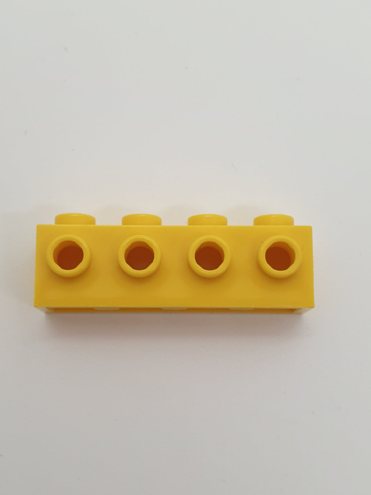 NEU Stein, modifiziert 1 x 4 mit Noppen an der Seite gelb