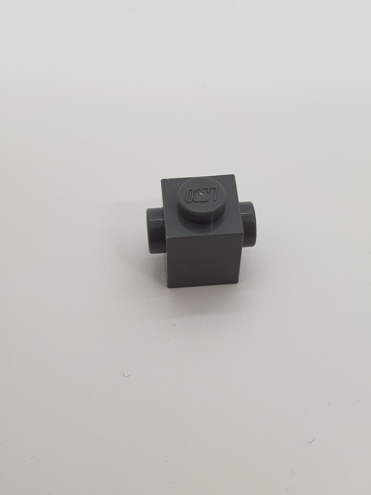 NEU Stein modifiziert 1 x 1 mit 2 Noppen gegenüber neudunkelgrau