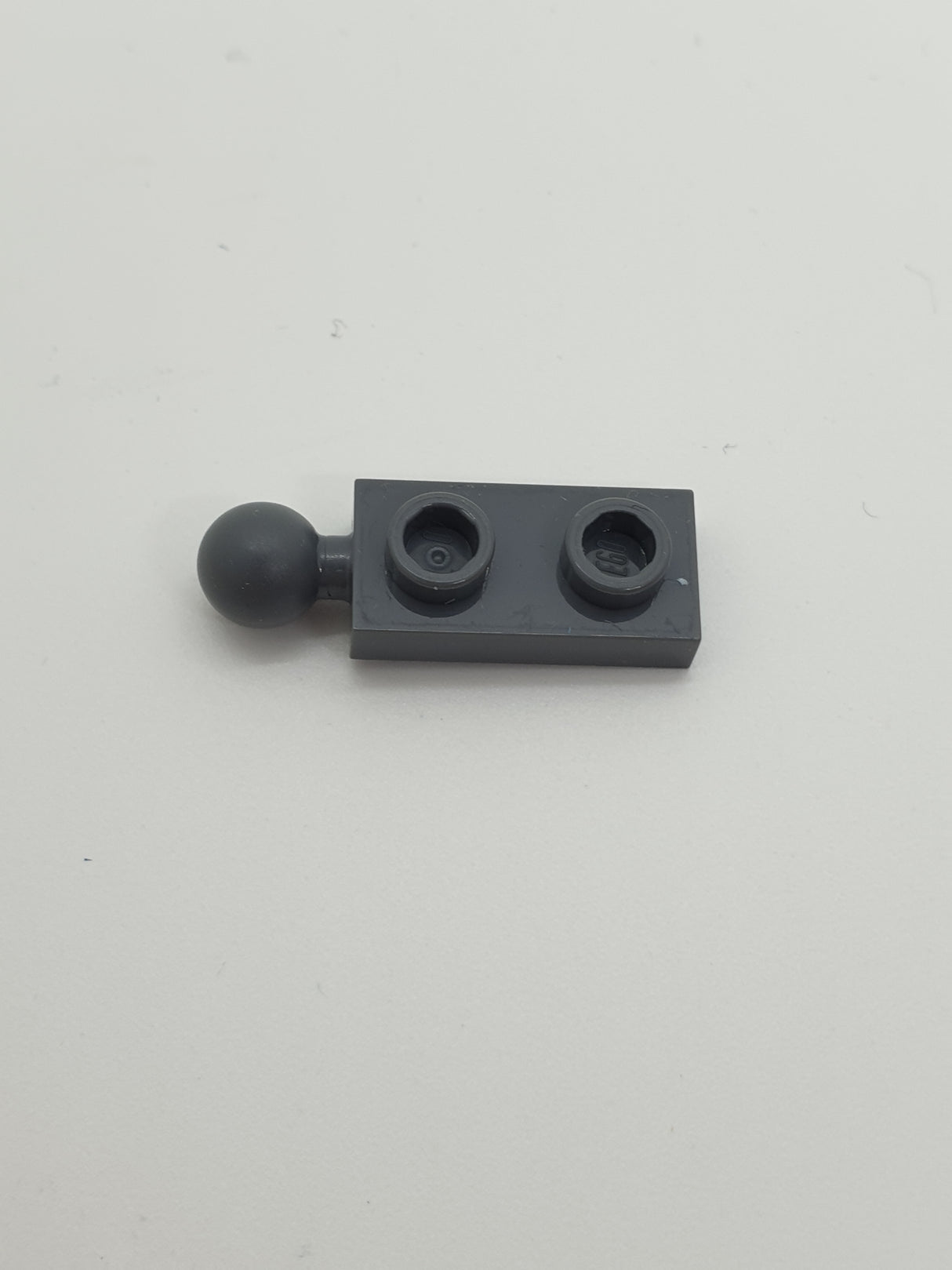 NEU Platte, modifiziert 1 x 2 mit Kugel am Ende neudunkelgrau