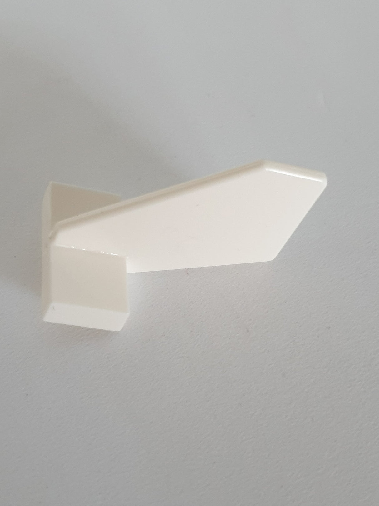 NEU Heckflügel Flugzeugruder (Shuttle) klein weiss