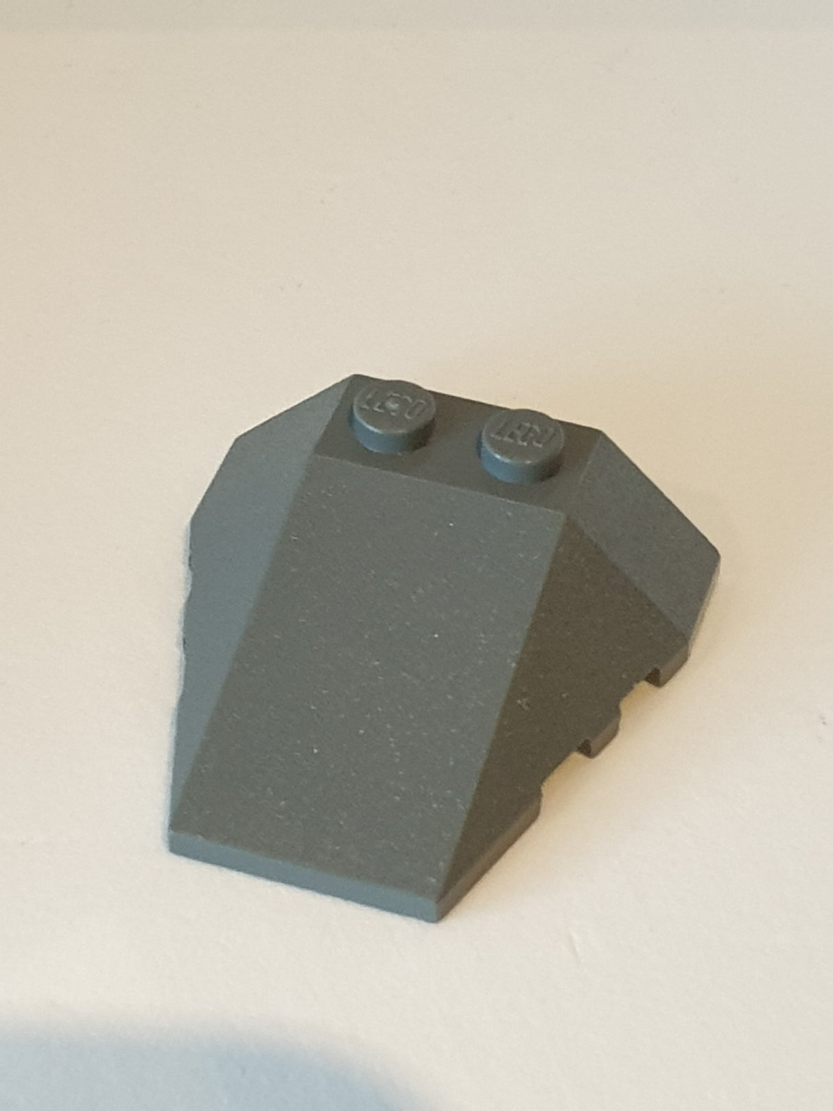 NEU Keilstein 4 x 4 dreifach mit Noppen neudunkelgrau