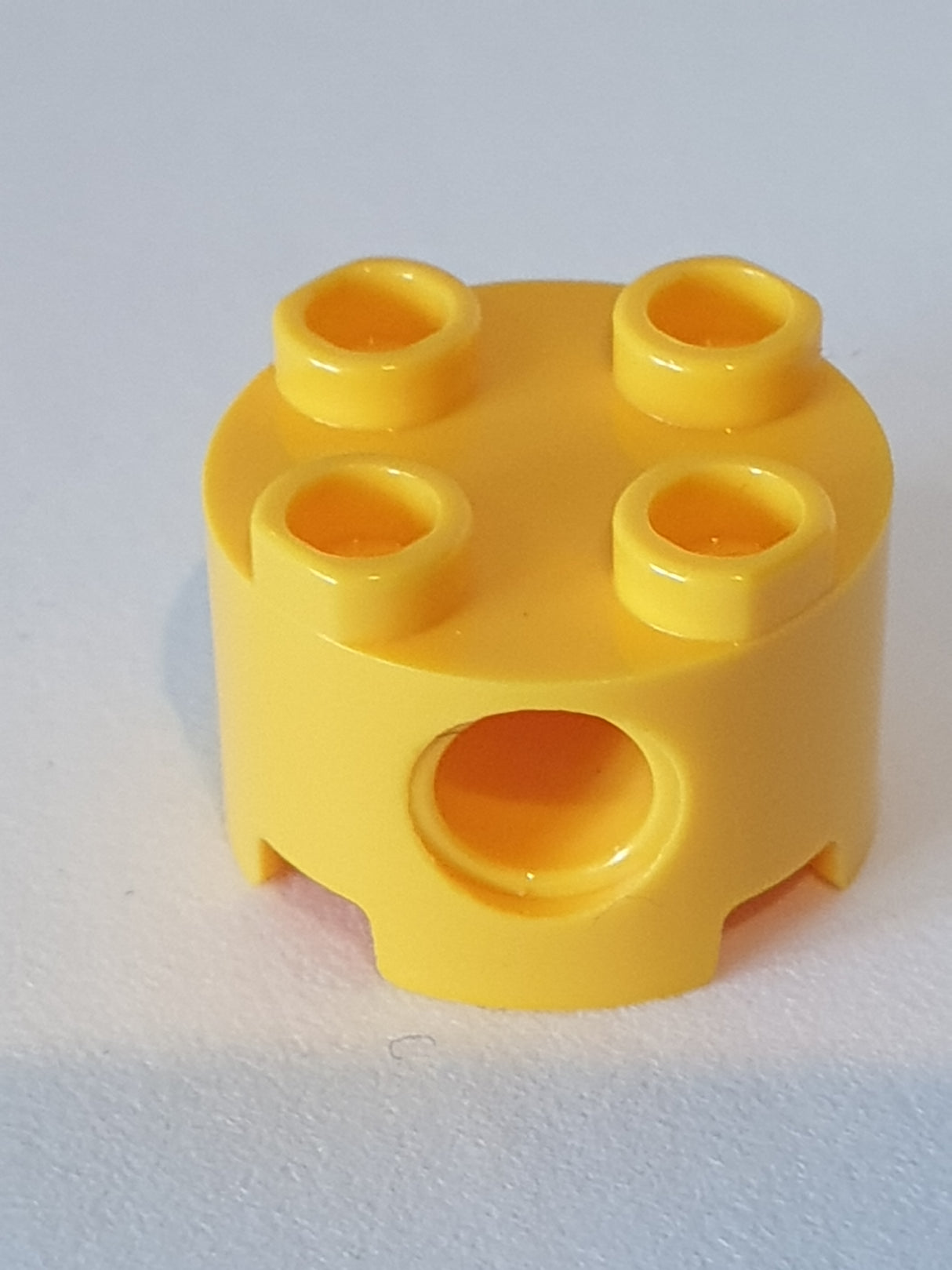 NEU Stein, rund 2 x 2 mit Pin Löchern gelb