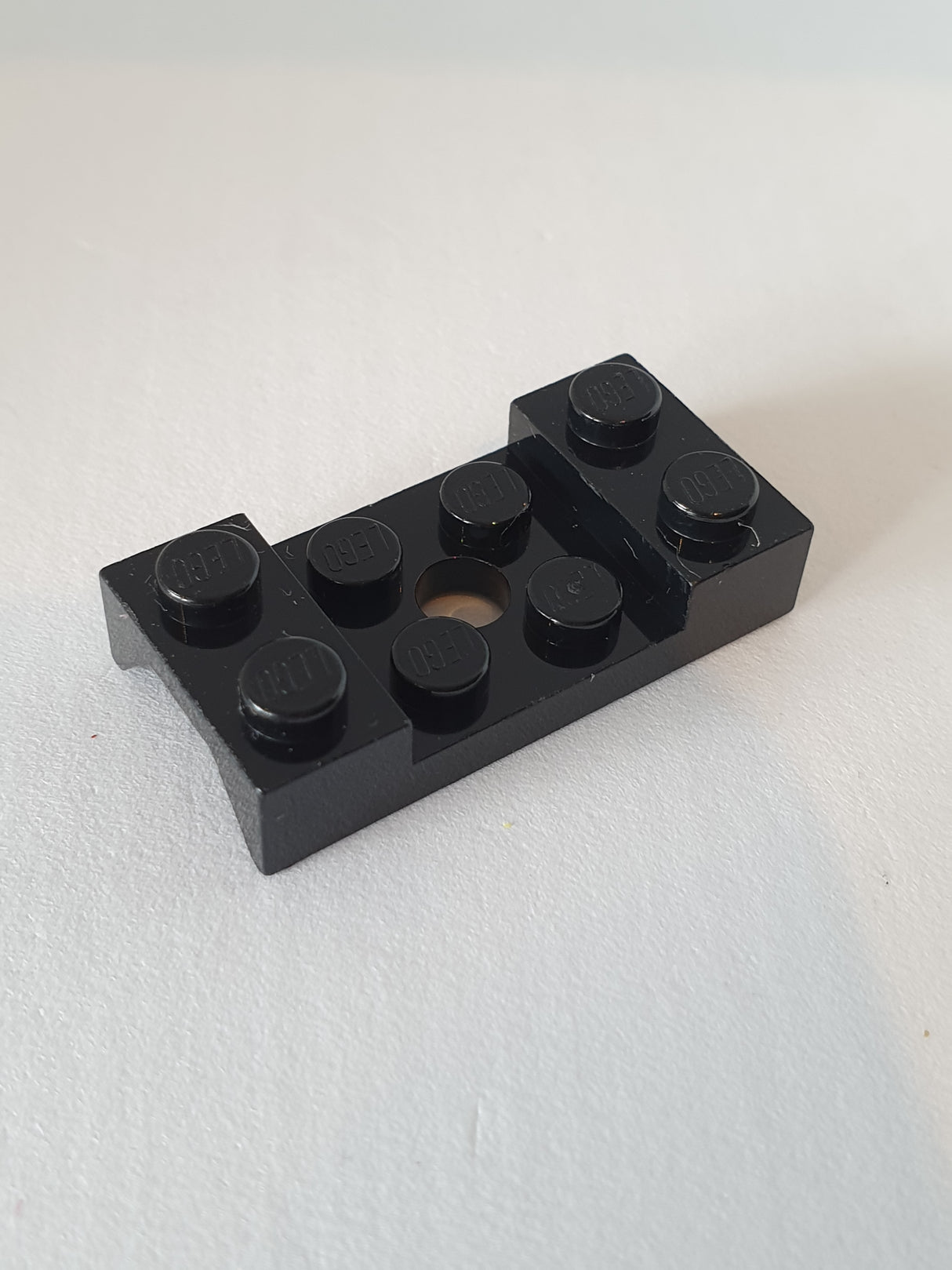 NEU Fahrzeug, Kotflügel 2 x 4 mit Bogen, genietet mit Loch schwarz