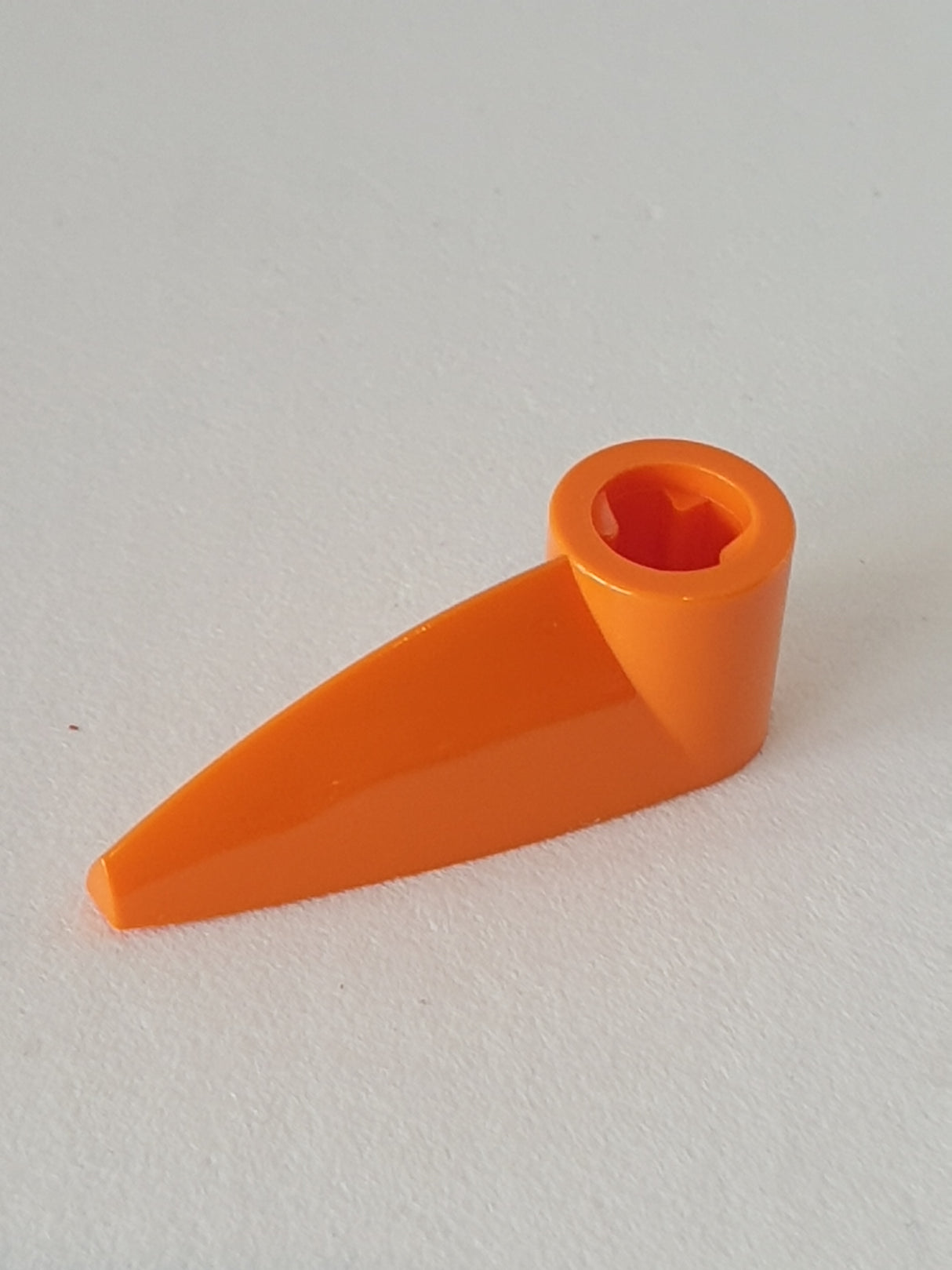 NEU Bionicle 1 x 3 Zahn mit Achsloch orange