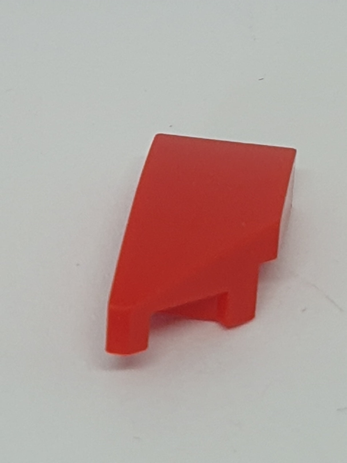 NEU Fliese gebogen Keil 2 x 1 x 2/3 Links rot