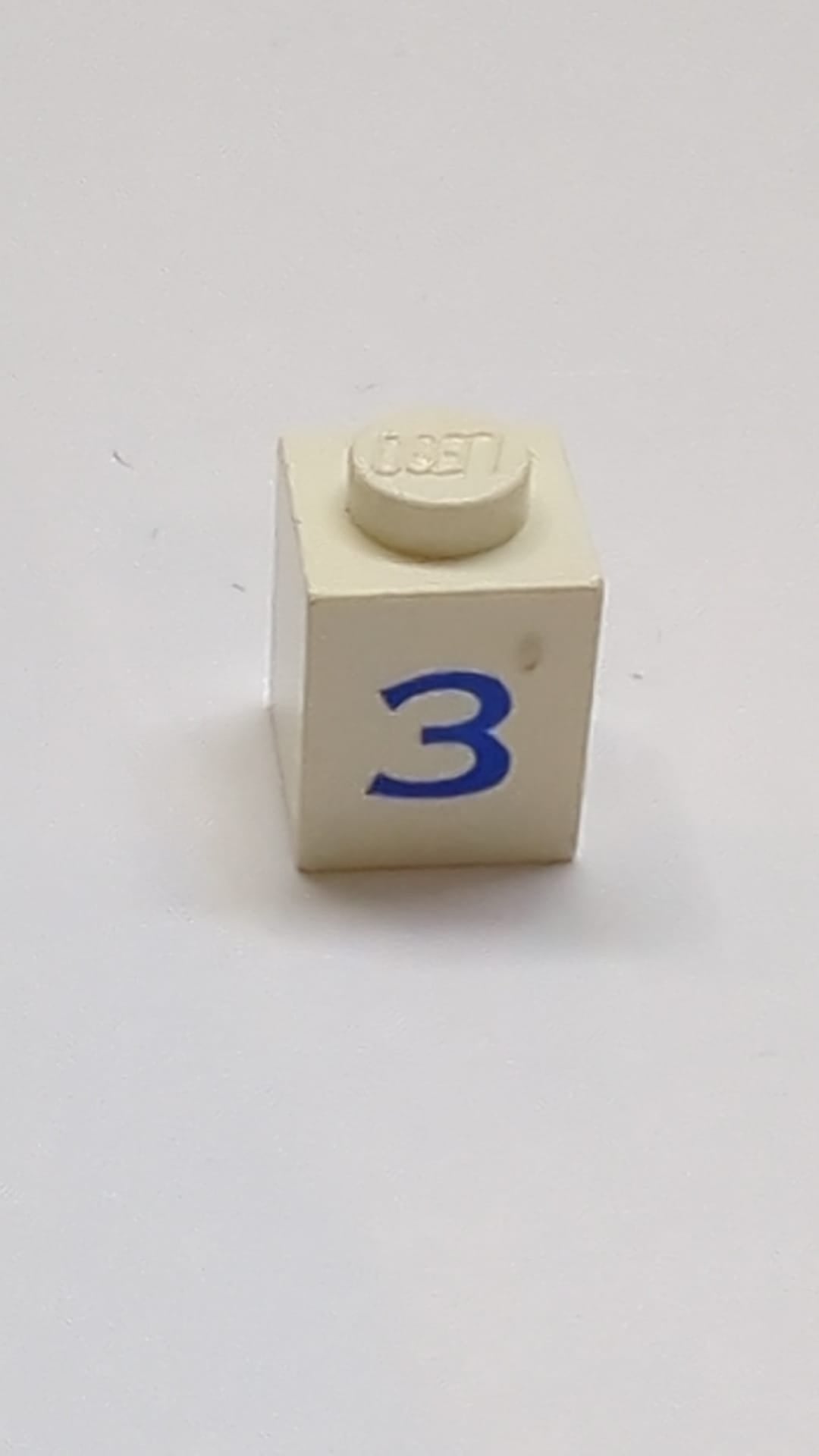 1x1 Stein mit blauem Zahlenmuster (Nr. 3) weiß