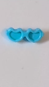 Friends Accessoires Brille, herzförmig mit kleinem Anstecker azur (medium)