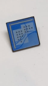 2x2 Verkehrsschild Quadrat mit offenem O-Clip mit gebogenen blauen Linien und kleinen schwarzen Quadraten Muster Computerbildschirm schwarz