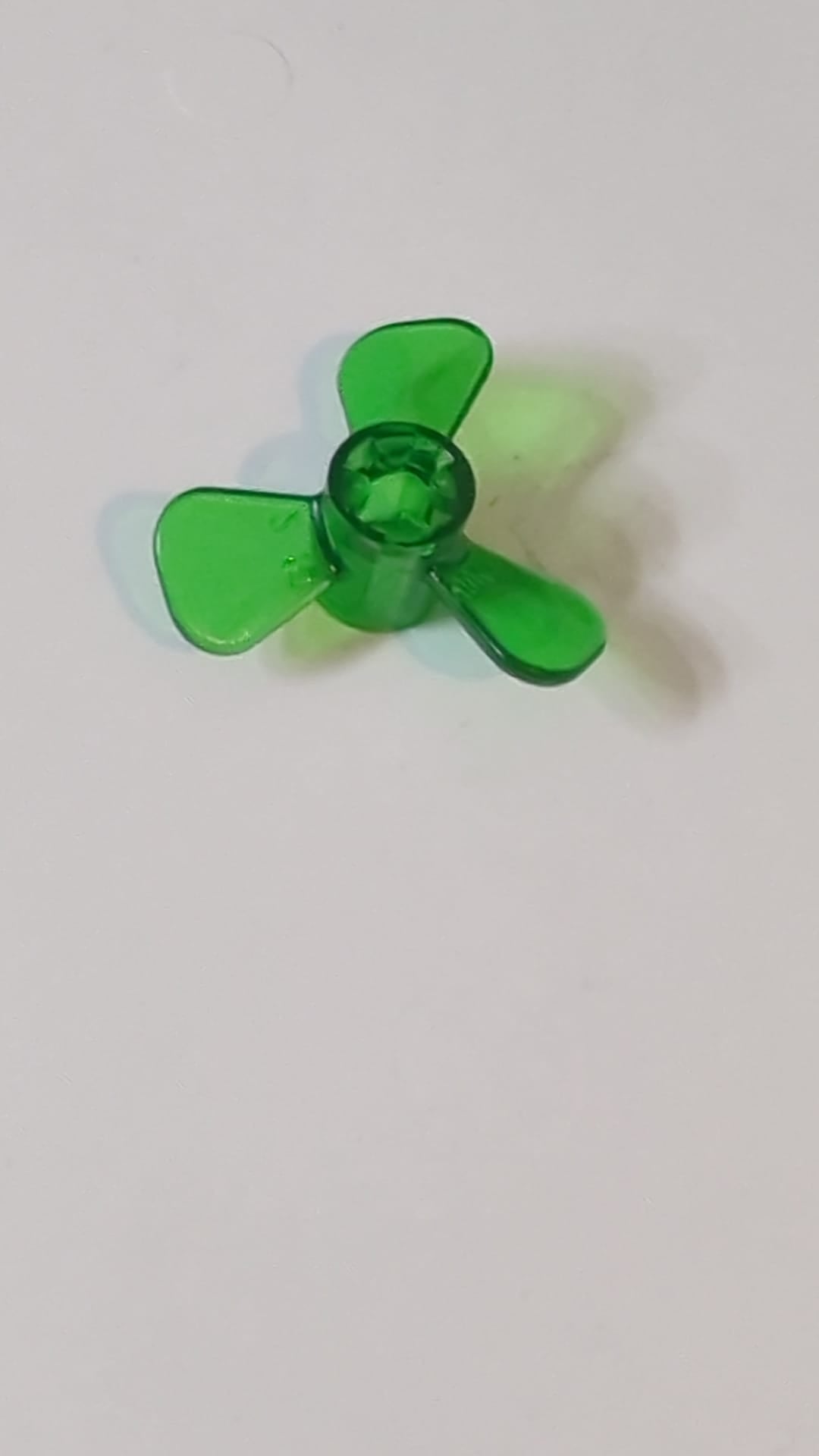 Propeller, 3-Blatt, 3 Zoll Durchmesser, mit Achsenloch transparent grün