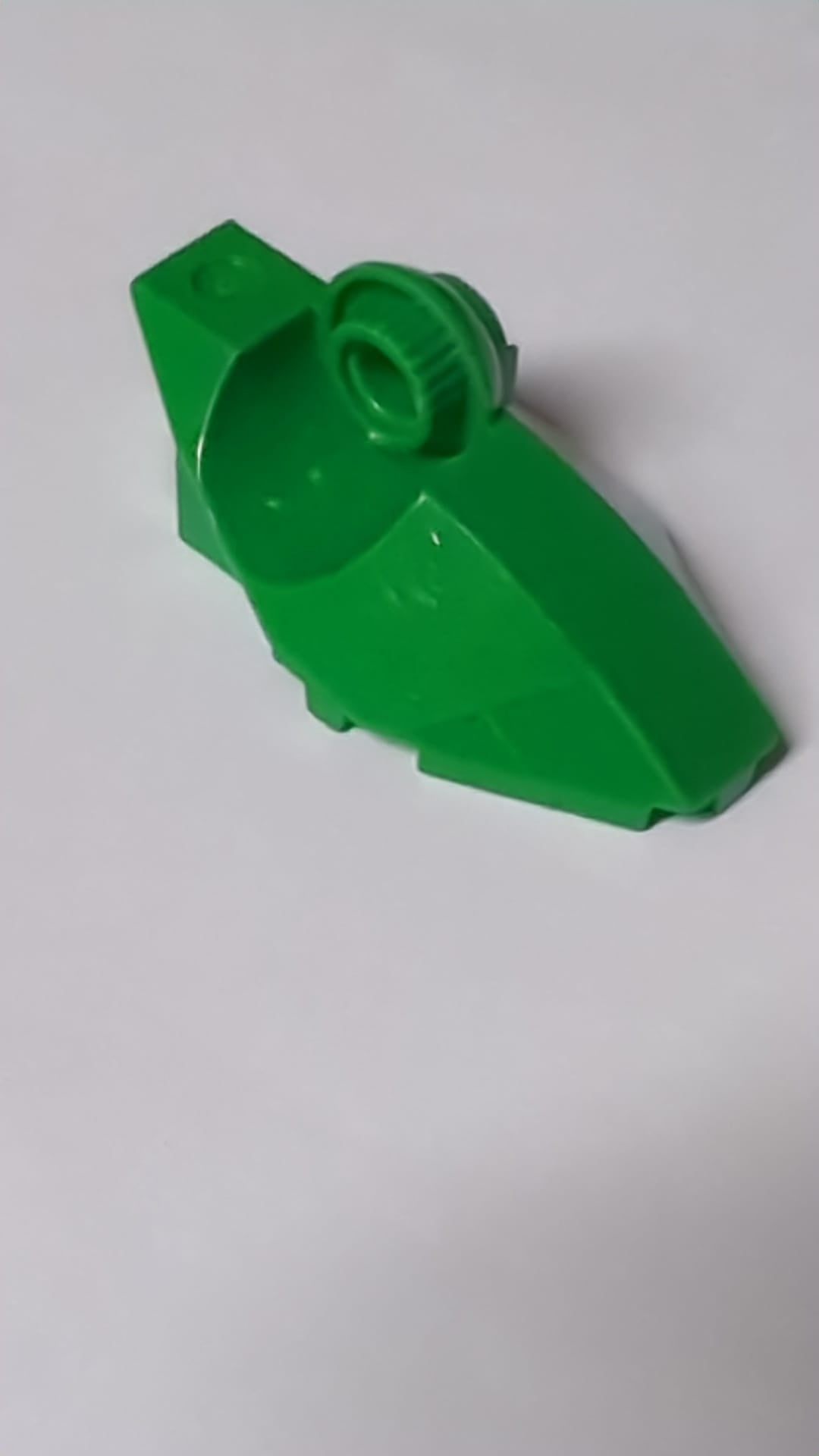 Großer Figurenfuß mit Rotationsgelenk, halbe vertikale Kugel grün