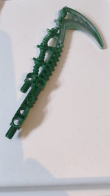 Bionicle-Waffe Venom Speer mit marmoriertem, perlmuttfarbenem, hellgrauem Muster dunkelgrün