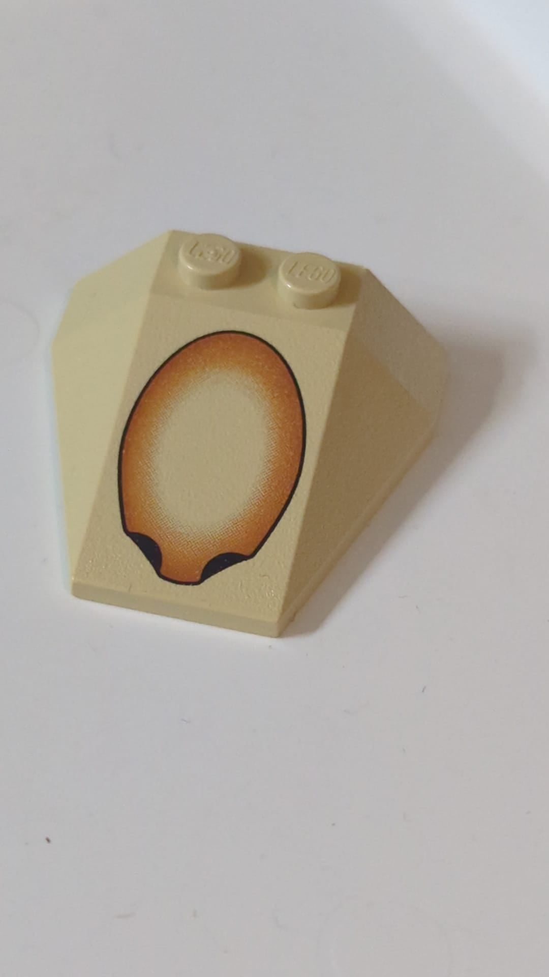 4x4 Keil dreifach ohne Noppenaussparungen, mit braunem Ovalmuster beige
