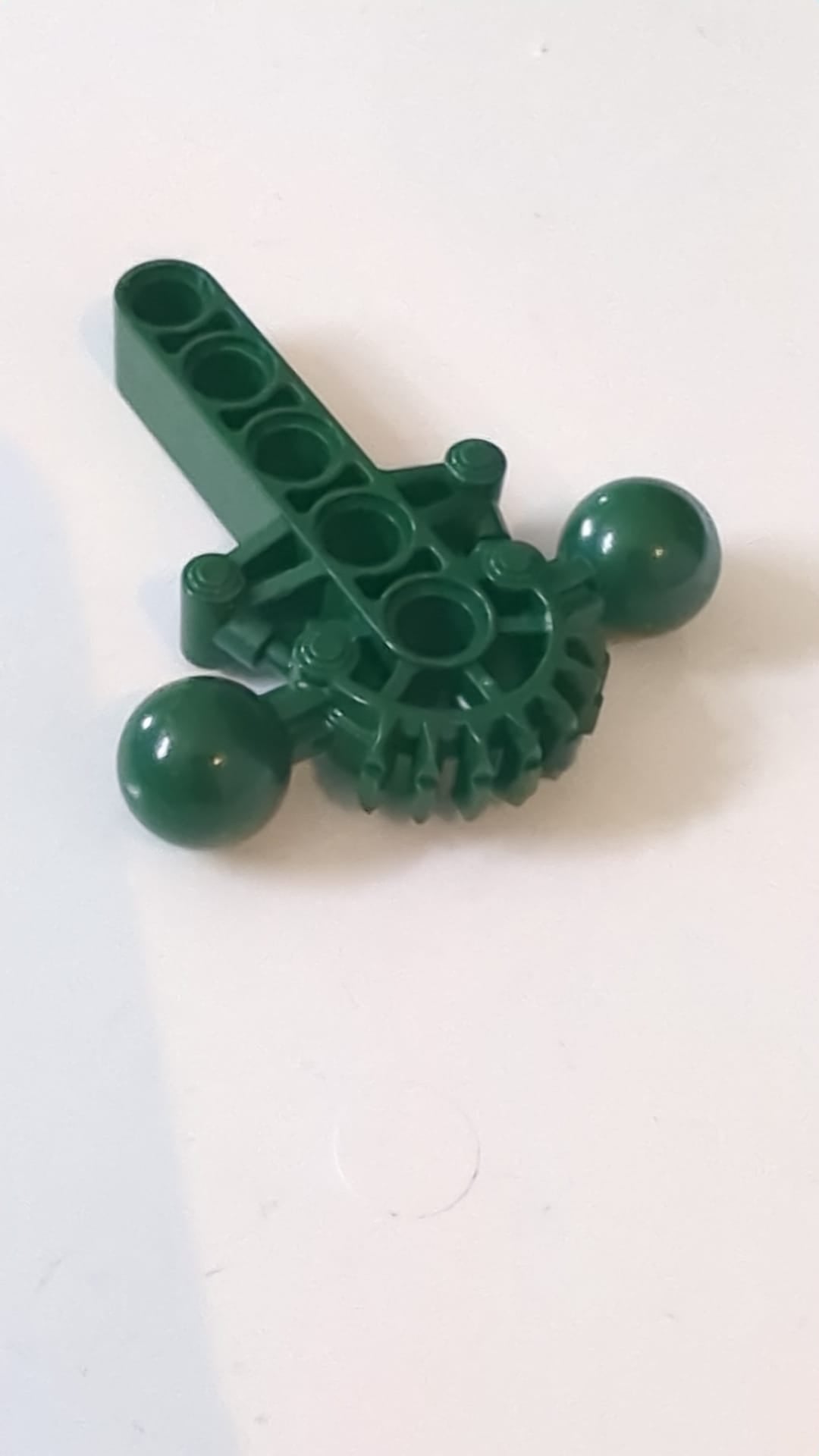 Bionicle-Hüfte/Unterkörper mit 2 Kugelgelenken und 7-Zahn-Halbzahnrad dunkelgrün