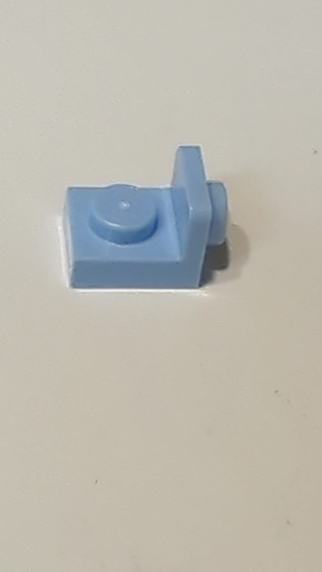 NEU 1 x 1 – 1 x 1  Halterung umgekehrt hellblau