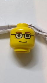 Minifigur, Kopf mit beidseitigen braunen Augenbrauen, ohne Brille / Brillenmuster gelb
